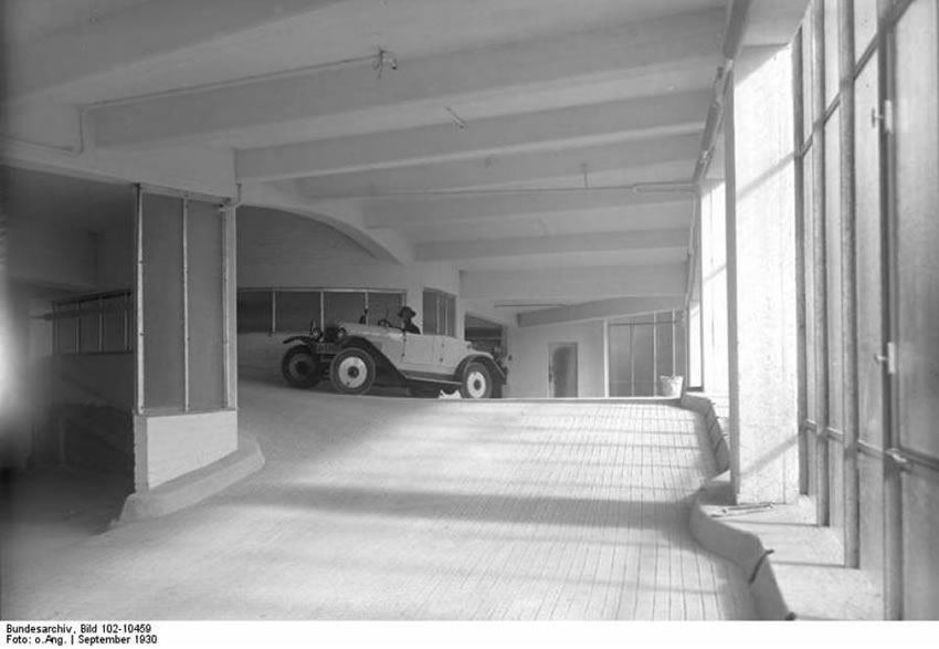 Kant Garage - Bauhaus classic from the 1930s