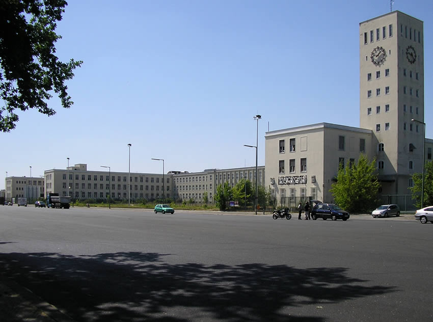 Platz des 4. Juli, Lichterfelde: a remnant of Albert Speers' 'Germania' plan for Berlin