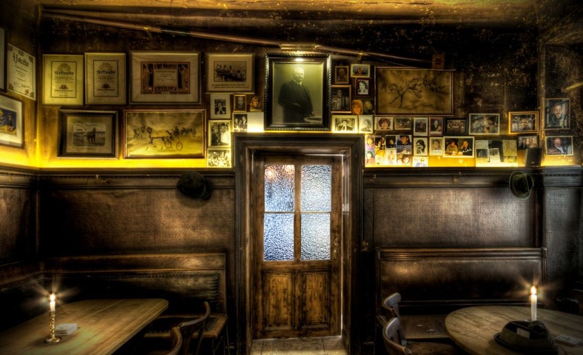 Wilhelm Hoeck, old pub, Berlin