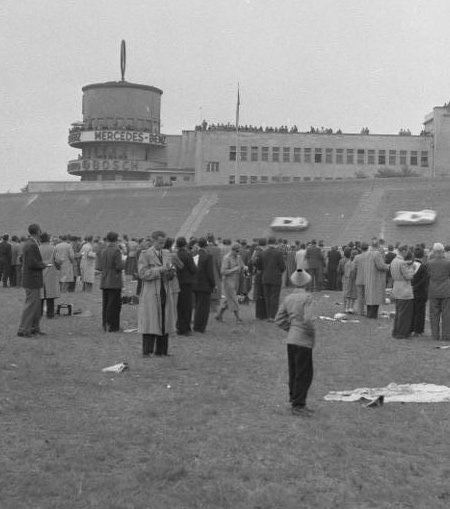 Historic photoo of the AVUS racetrack showing the control tower, now a motel, Berlin